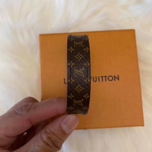 LV Monogram Bracelet - Picture 9 of 12